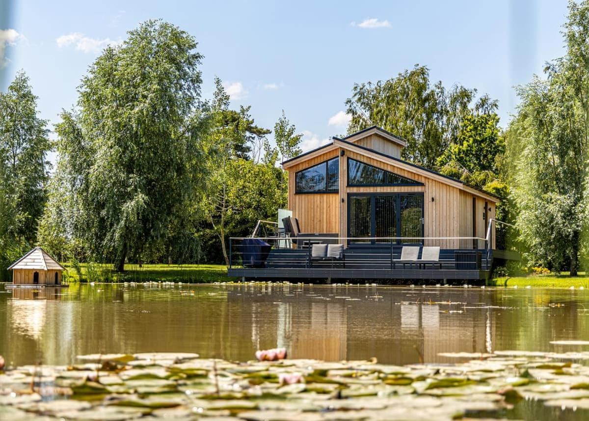 בוסטון Woad Mill Lakeside Lodges מראה חיצוני תמונה