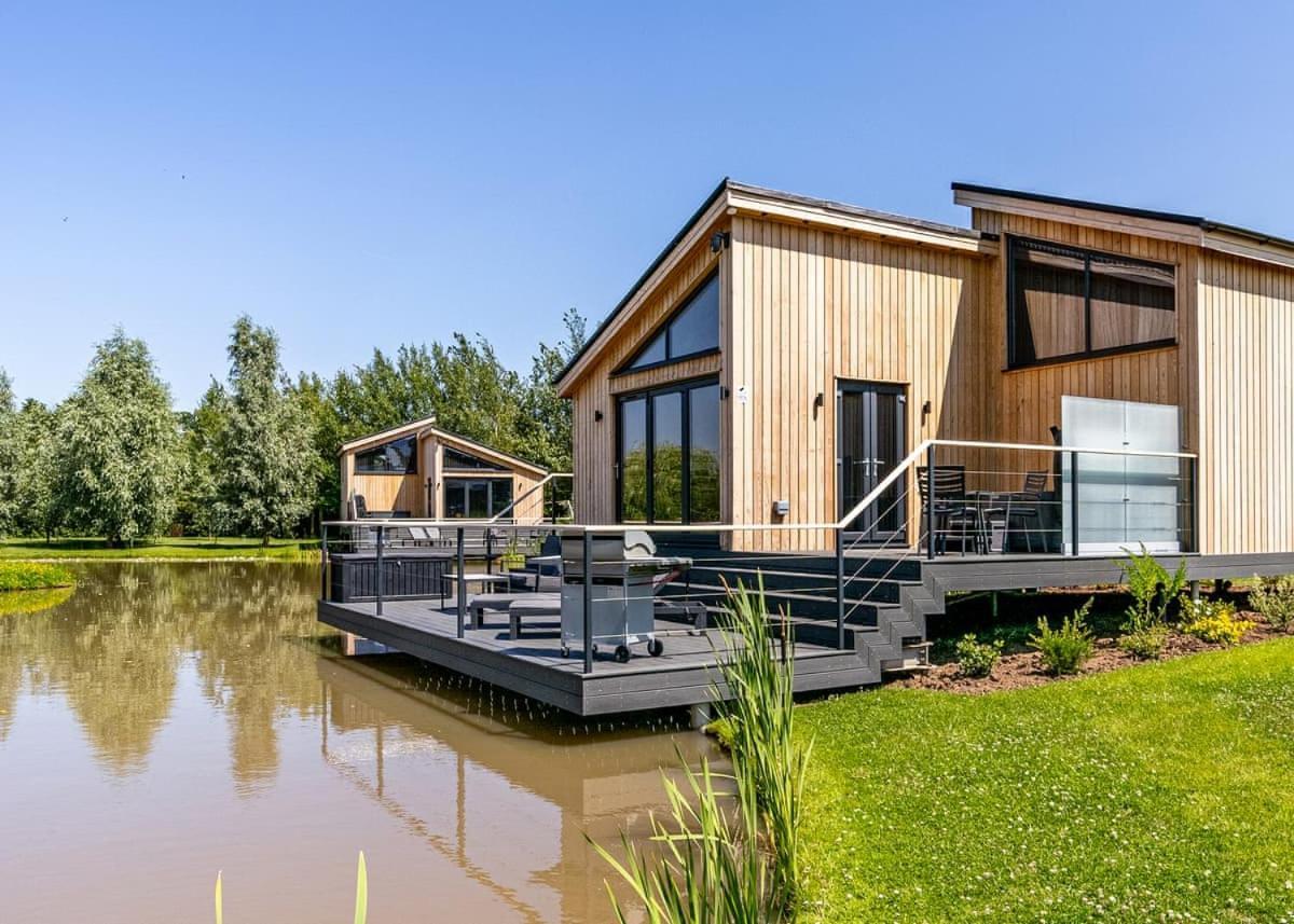 בוסטון Woad Mill Lakeside Lodges מראה חיצוני תמונה