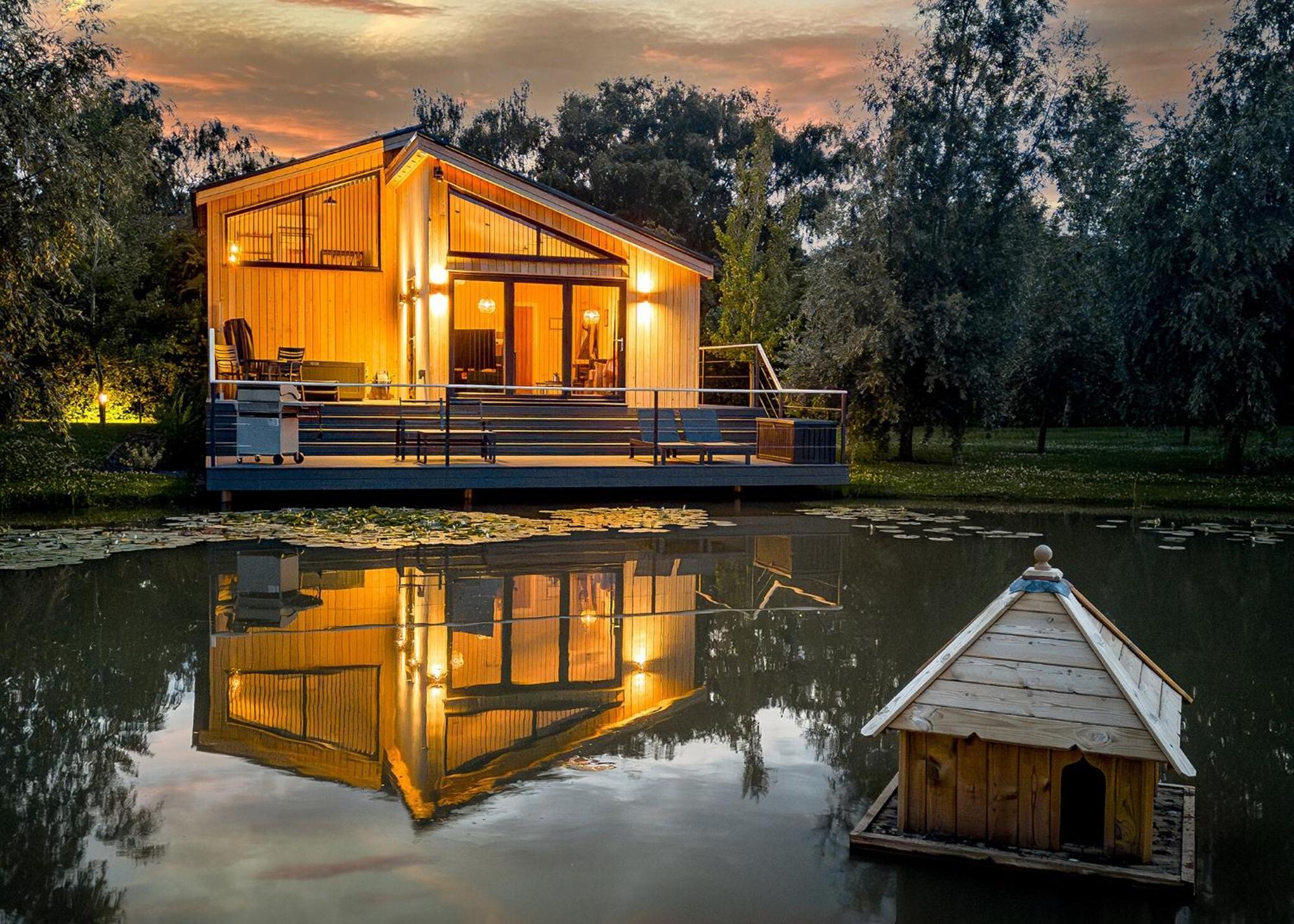 בוסטון Woad Mill Lakeside Lodges מראה חיצוני תמונה