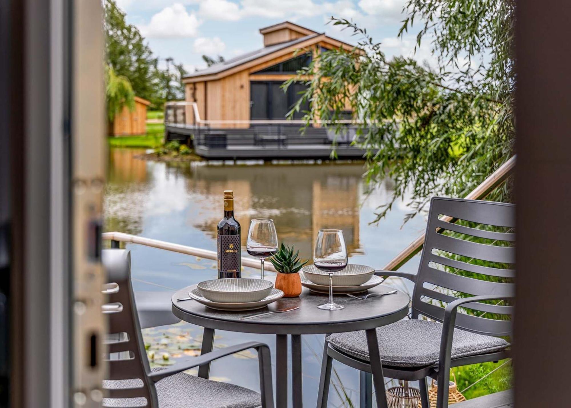 בוסטון Woad Mill Lakeside Lodges מראה חיצוני תמונה